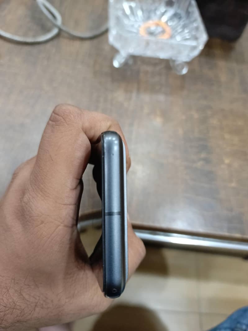 Google Pixel 8 4