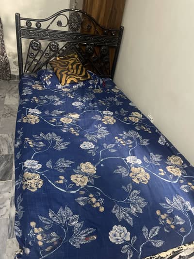 Single bed without mattress