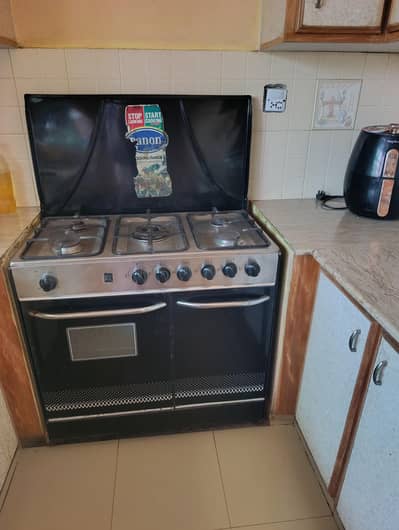 Canon 5-Burner Cooking Range with Oven – Excellent Working Condition