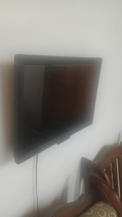 USED SAMSUNG LED 14 INCH FOR SELL OKAY CONDITION