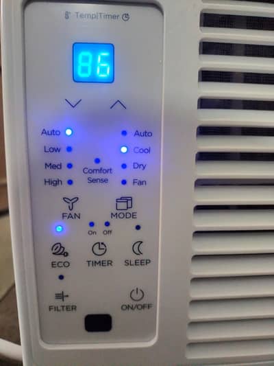 good condition midea window ac 10/10 3 pieces 12000.