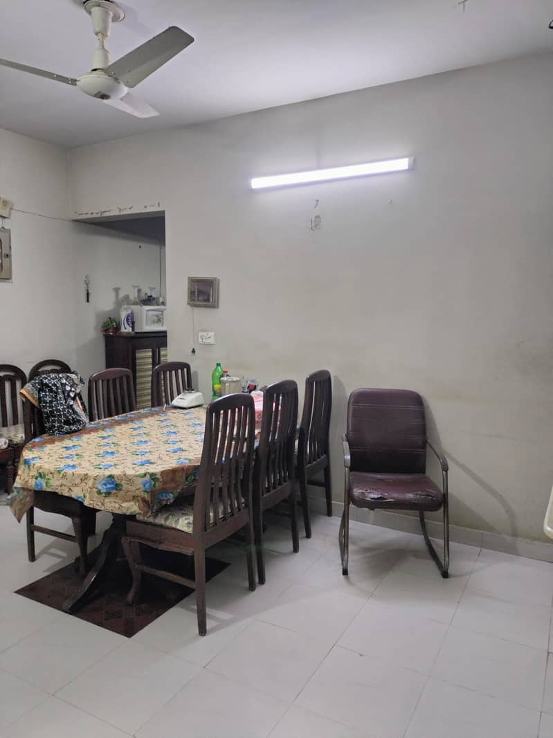 Dinning table, large 1