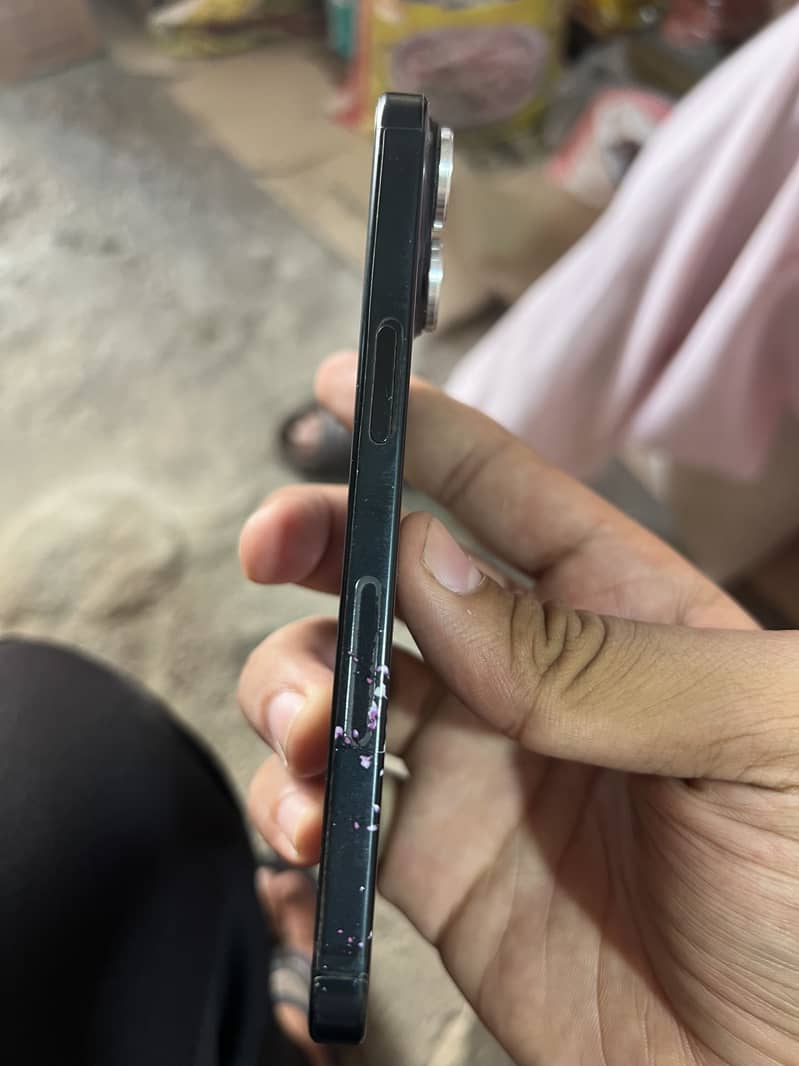 Apple iPhone 15 6