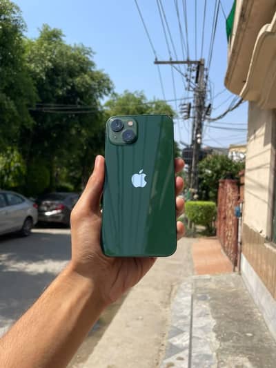 Apple iPhone 13
