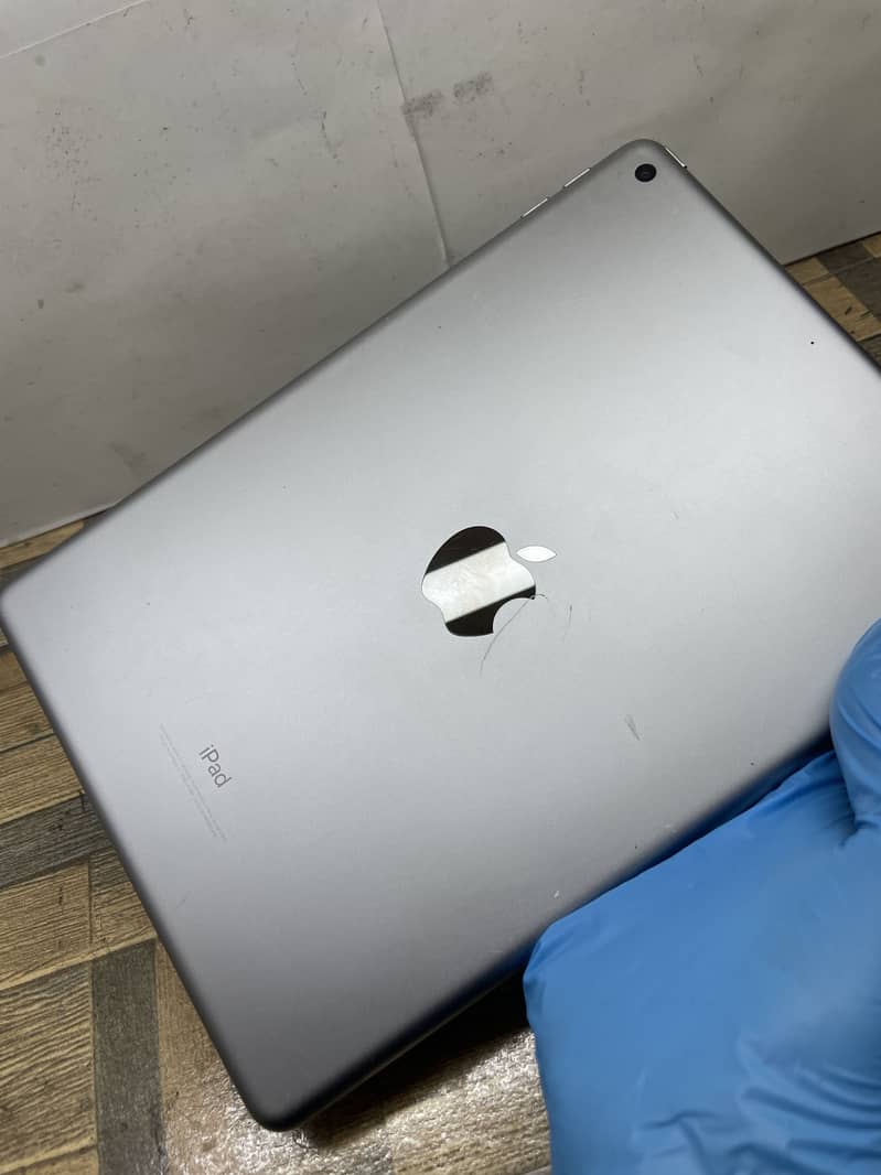 iPad 6th Gen 1