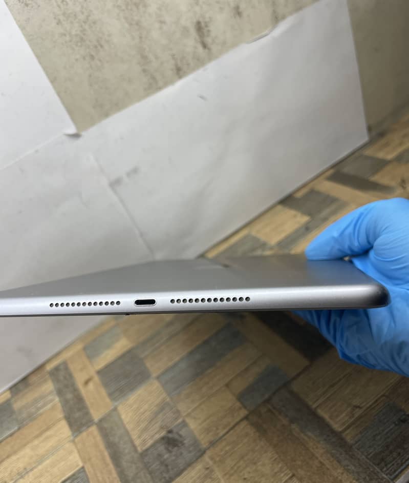 iPad 6th Gen 2