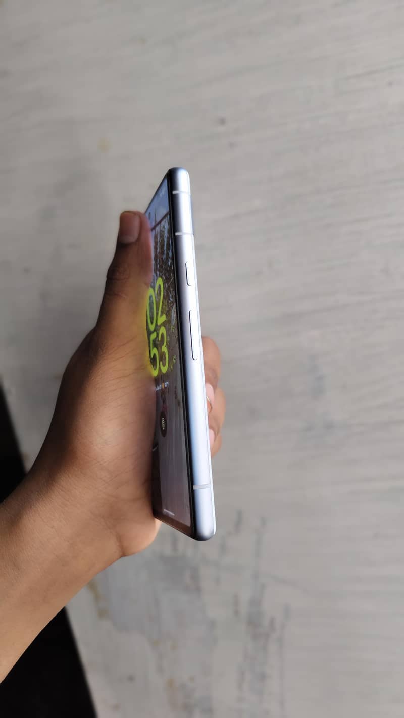 Google Pixel 7a 2