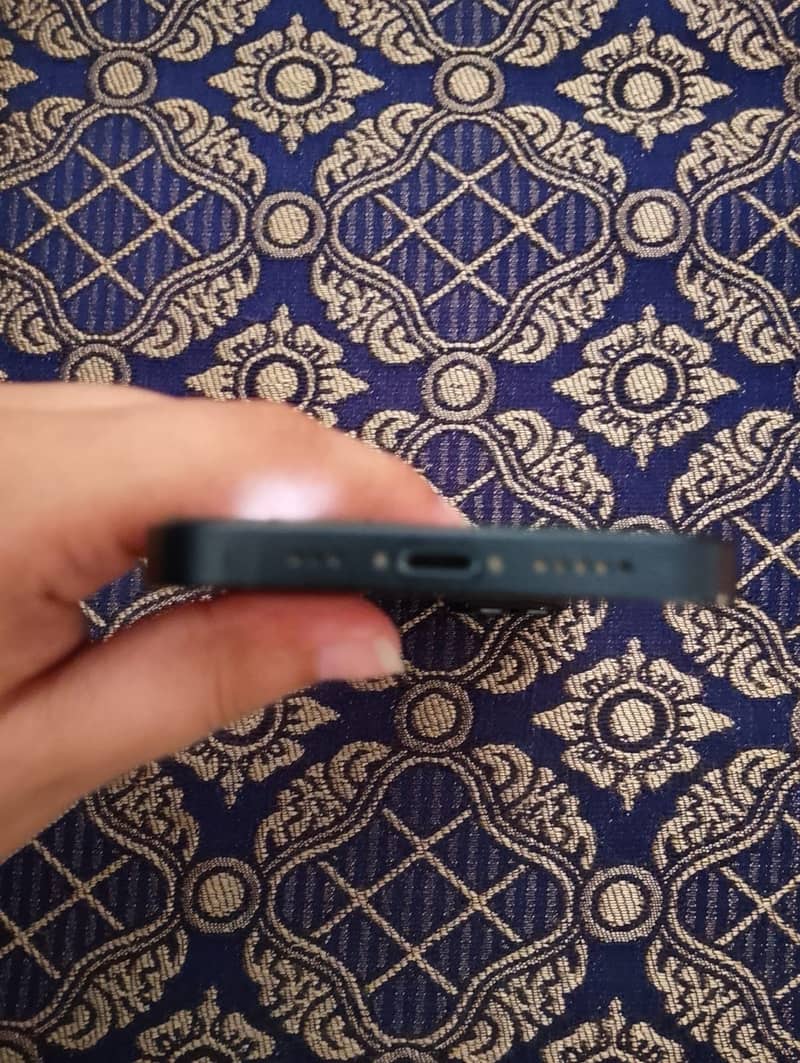 Apple iPhone 14 4