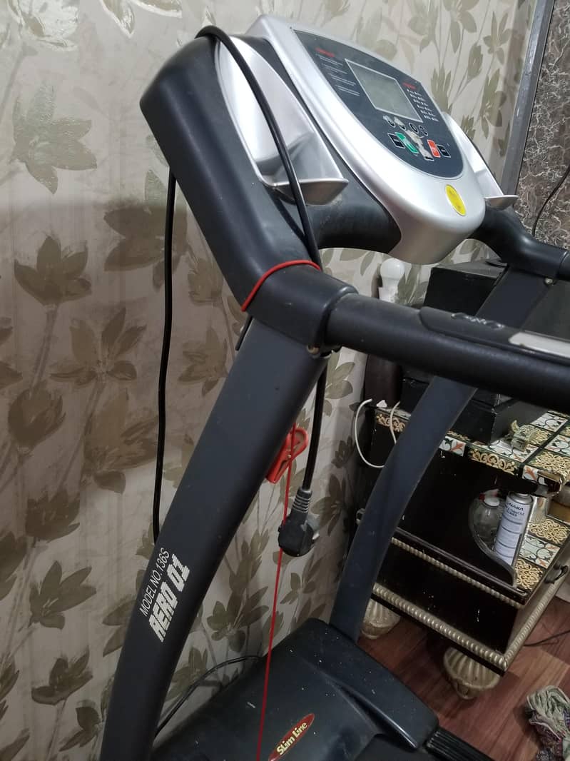 treadmill/ running machine 1