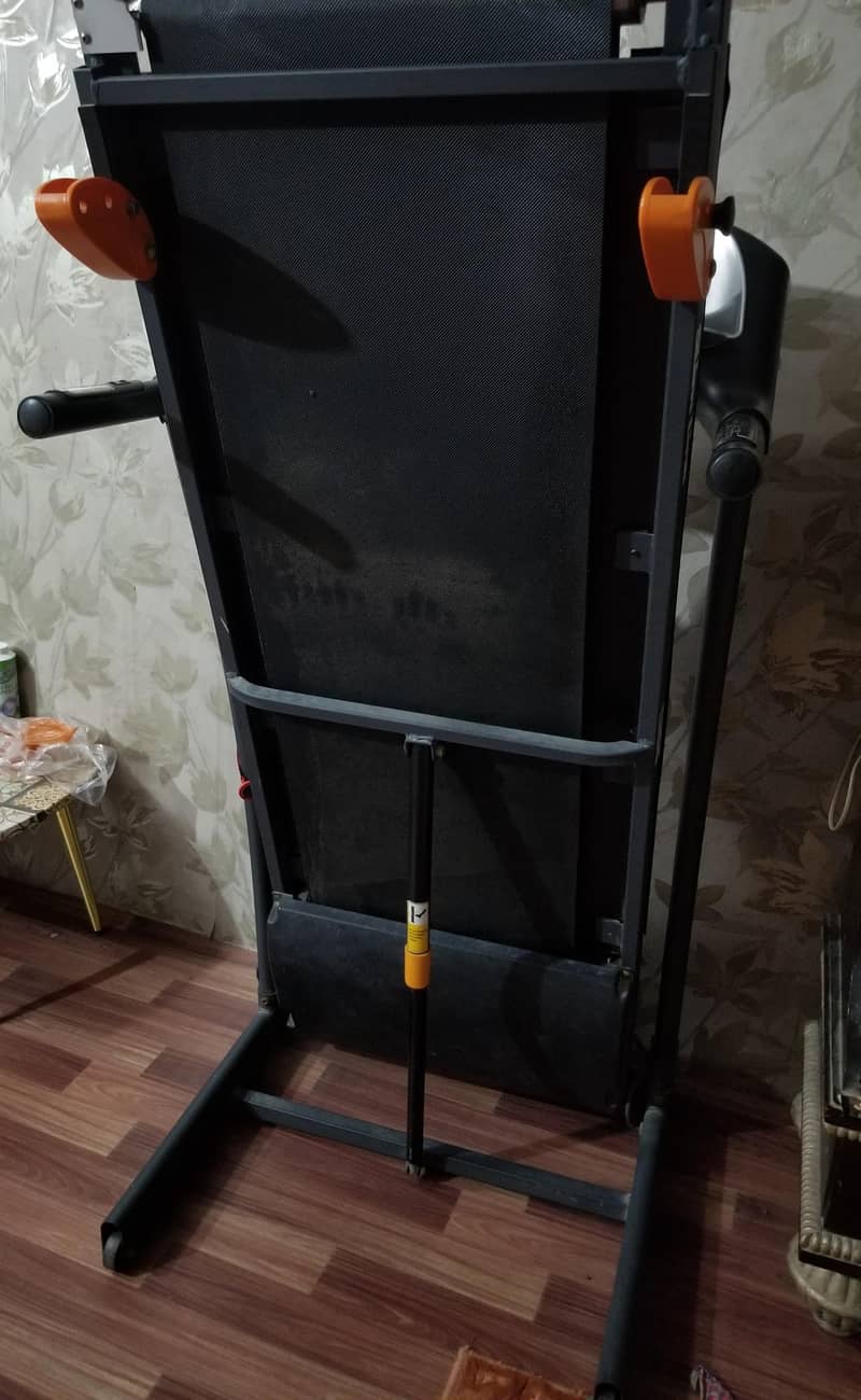 treadmill/ running machine 2