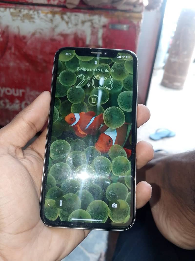 Apple iPhone X 3
