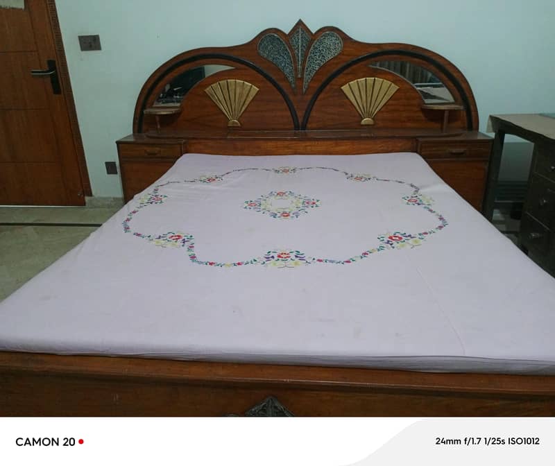 Medium size bed 1
