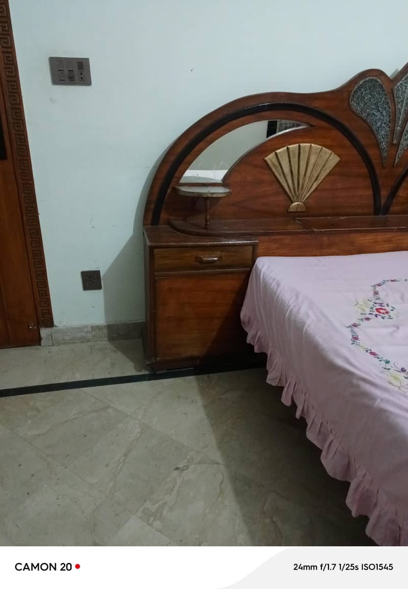 Medium size bed 3