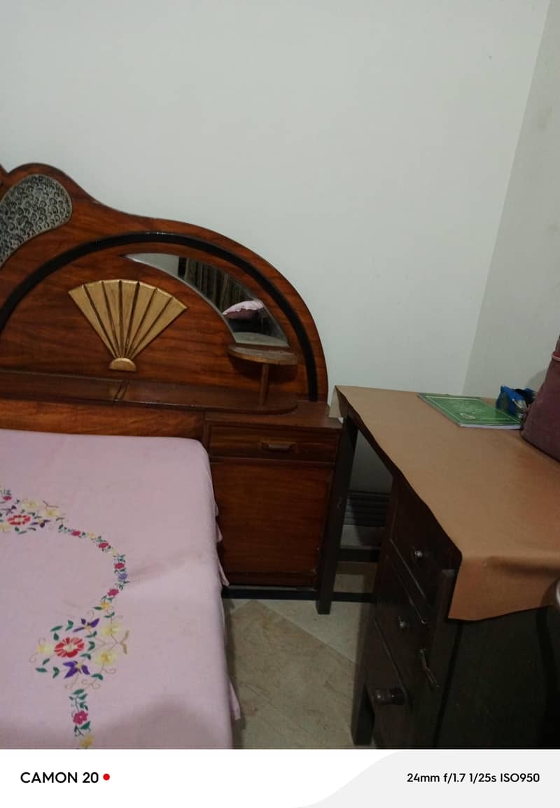 Medium size bed 4