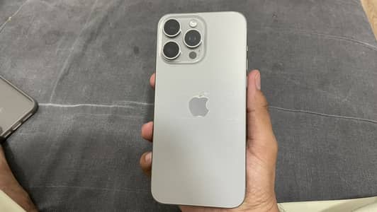 Apple iPhone 15 Pro Max JV with Box 10/10