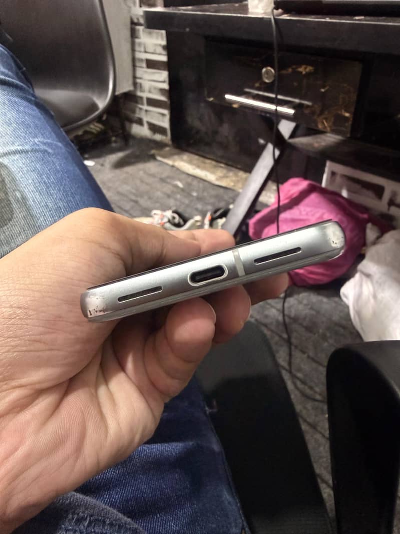 Google Pixel 8 2