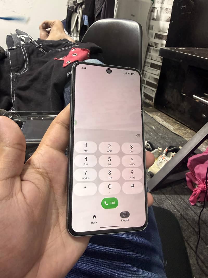 Google Pixel 8 4