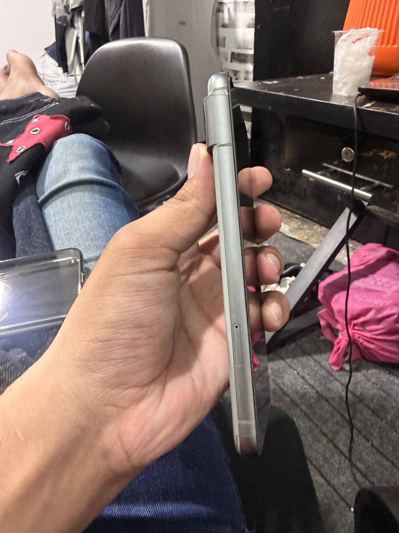 Google Pixel 8 7