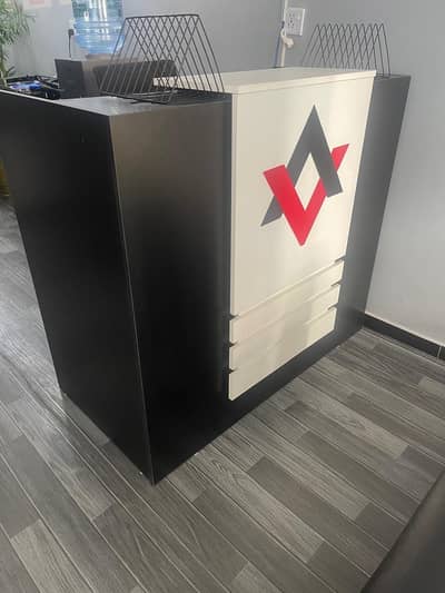 Office Reception / Counter Table