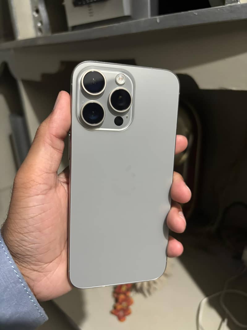 Apple iPhone 15 Pro Max 3