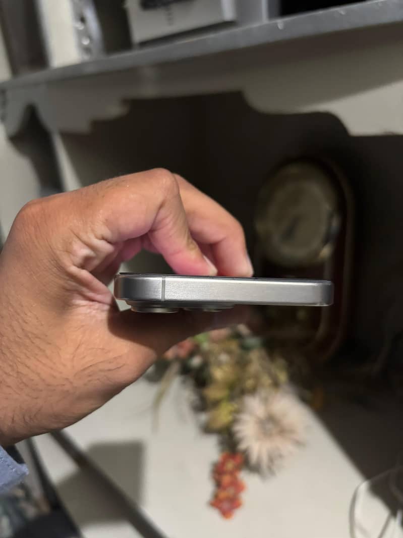 Apple iPhone 15 Pro Max 6