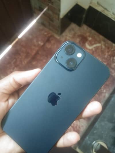 Apple iPhone 13
