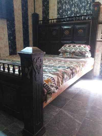 king size bed     03004740728