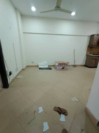 Non Furnished 4 Bed apartment available for Rent