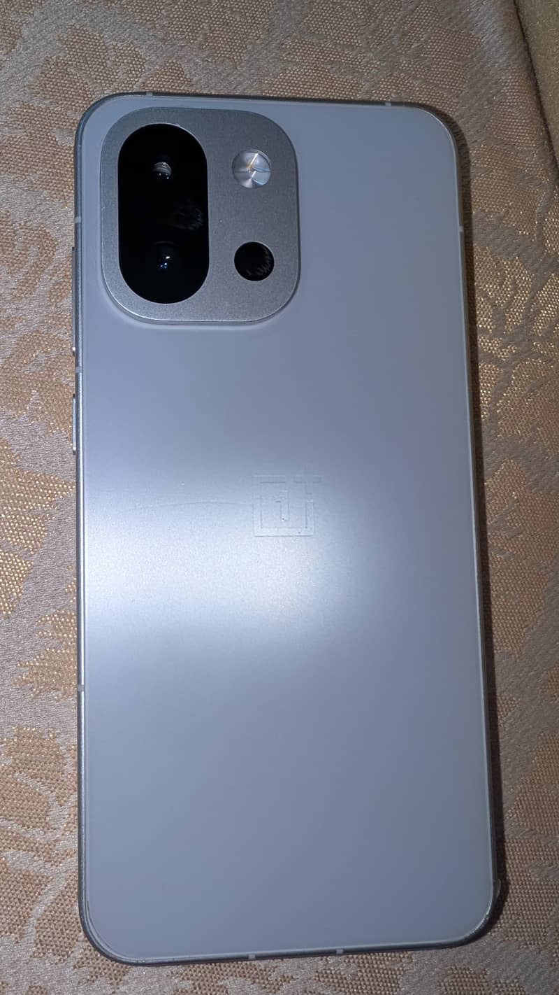 One Plus 13t 0