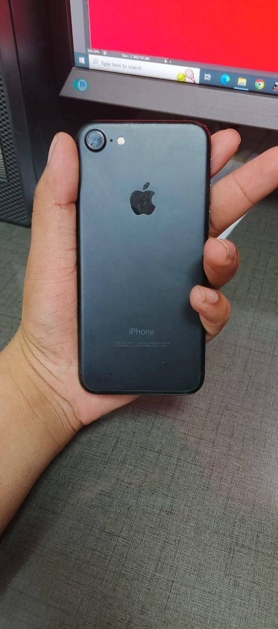 Apple iPhone 7 3
