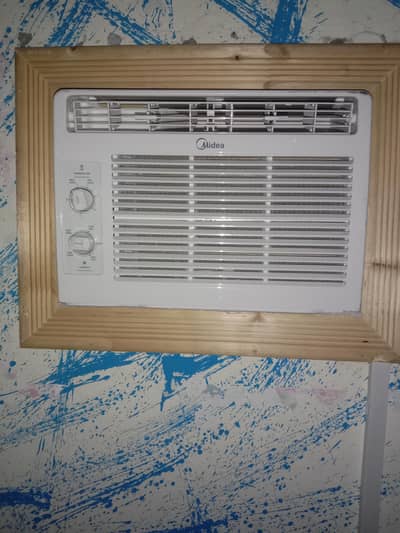 Midea Window inverter ac half ton 0.5 5000btu. 03177430060