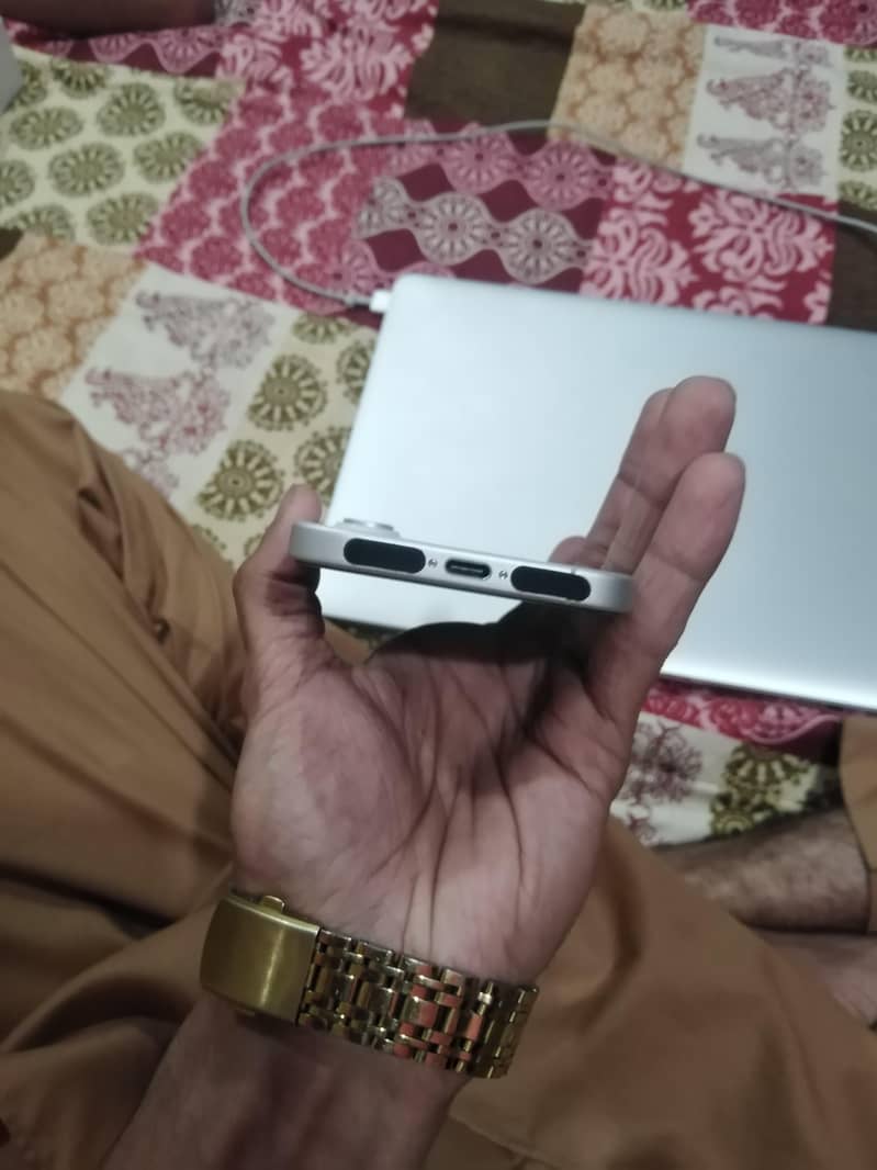 iPhone 16 2