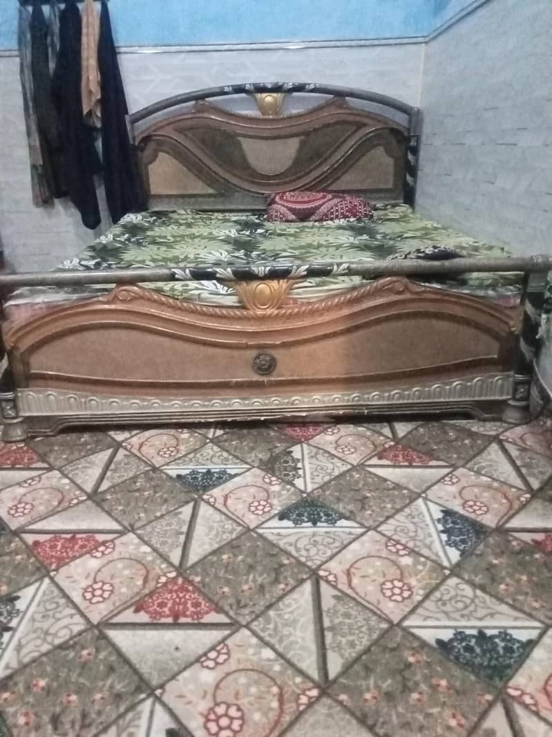 Double Bed 0