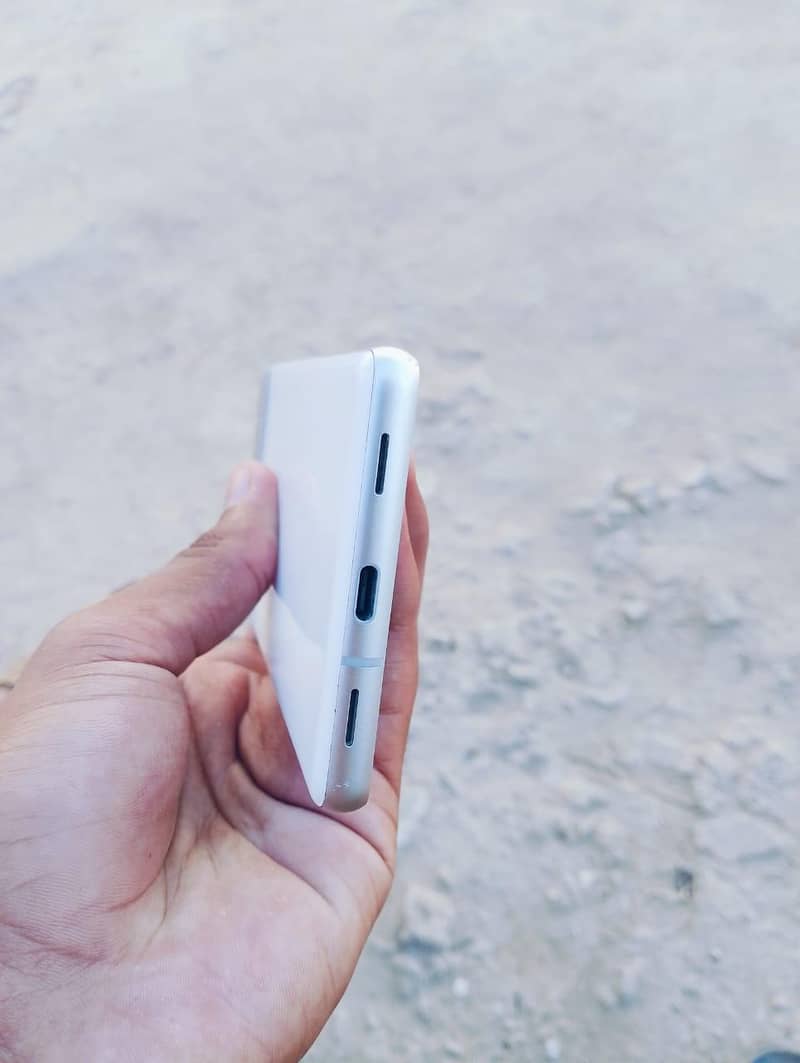 Google Pixel 7a 4