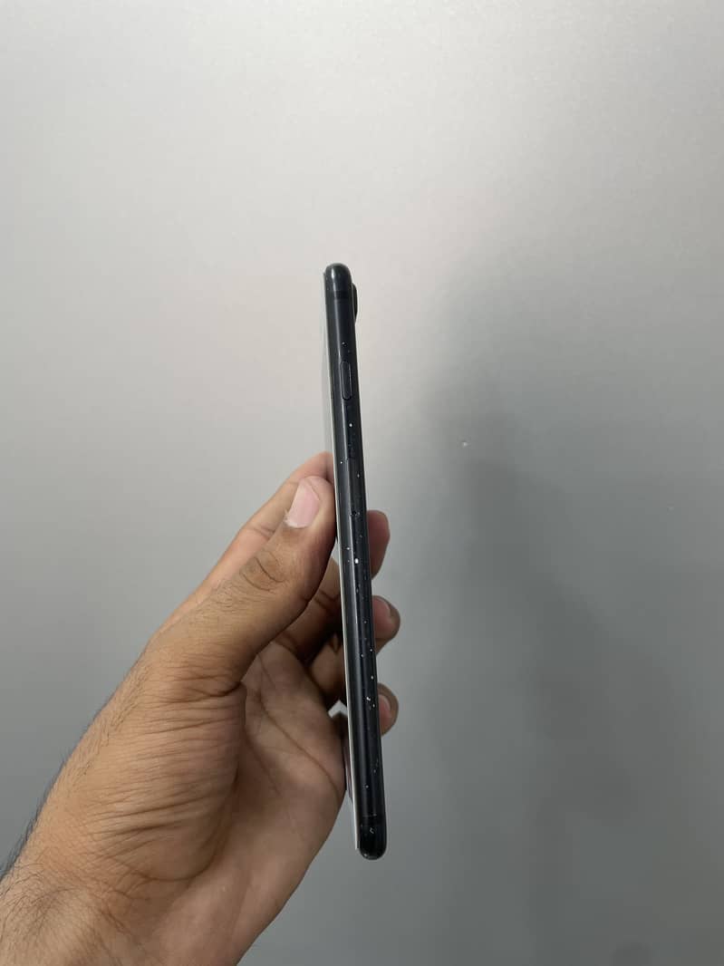 Apple iPhone 7 Plus 4