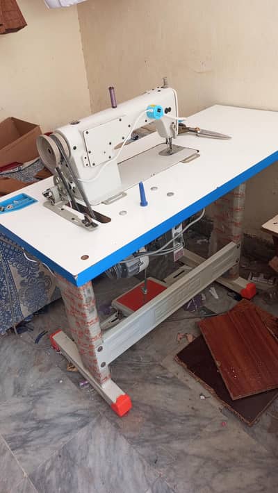 juki Industrial Sewing Machine With Table & Motor