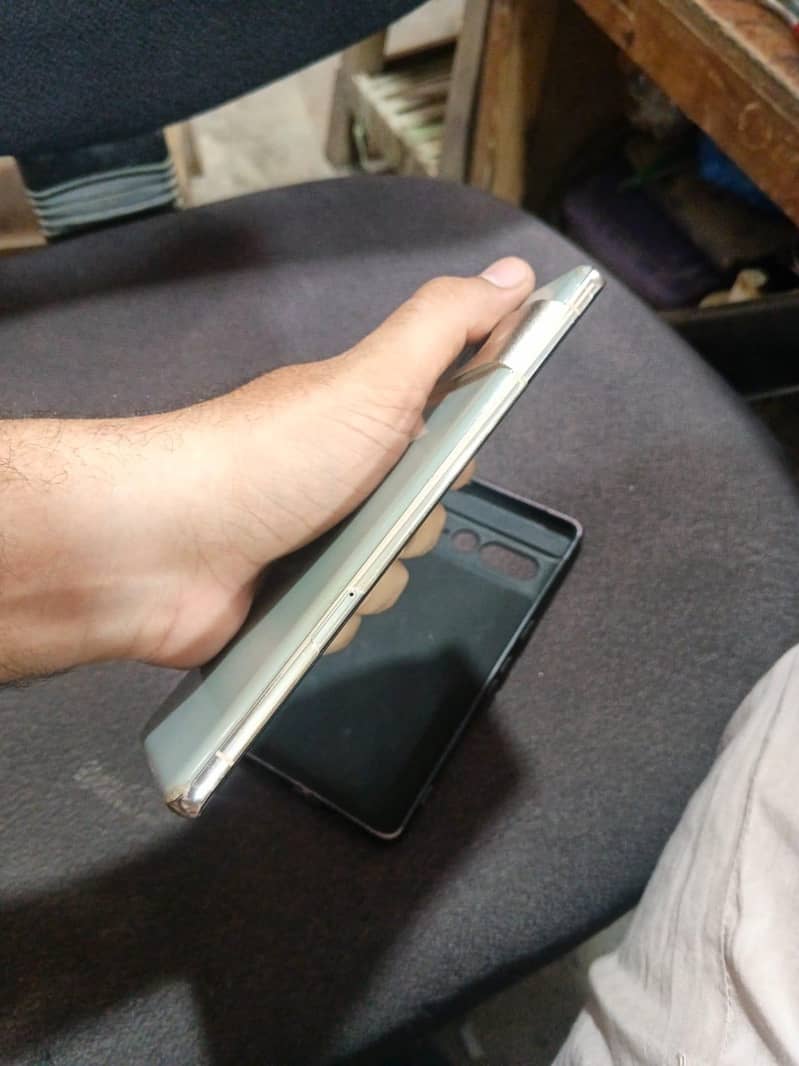 Google Pixel 7 Pro 12/128. . . 10/10 condition 7
