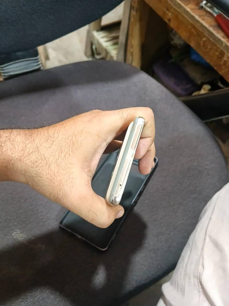 Google Pixel 7 Pro 12/128. . . 10/10 condition 8