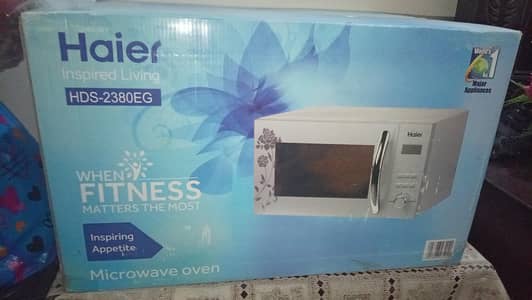 Microwave cooking and baking ovan