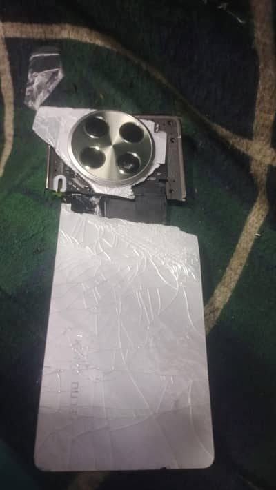Tecno CAMON 30