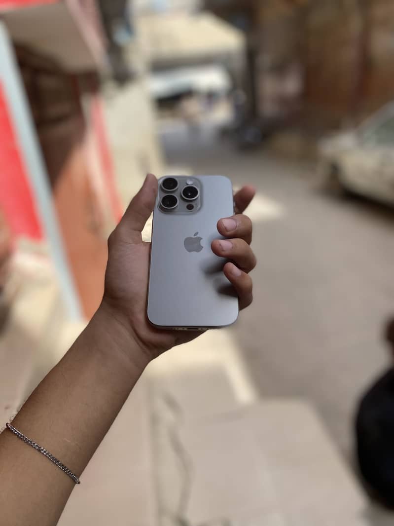 iPhone 15 pro 0