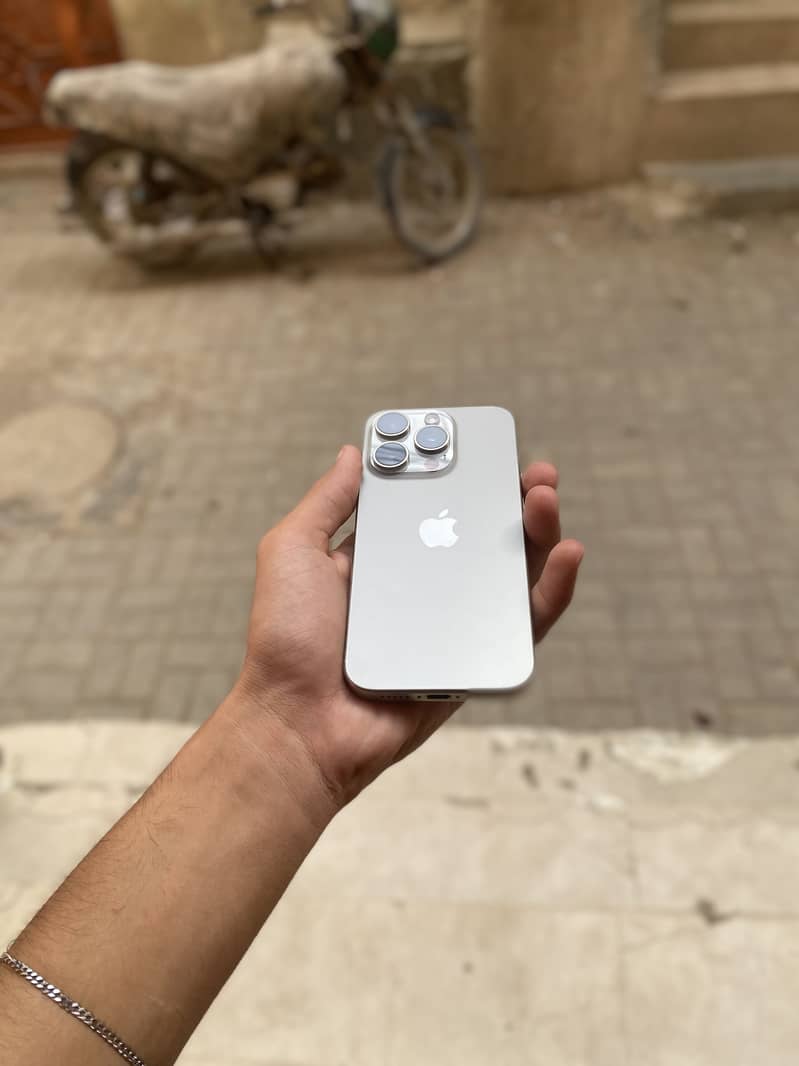 iPhone 15 pro 2