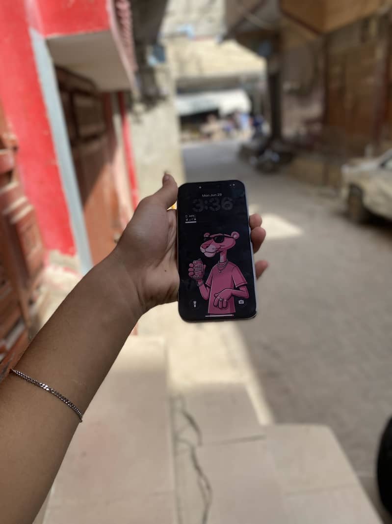 iPhone 15 pro 3