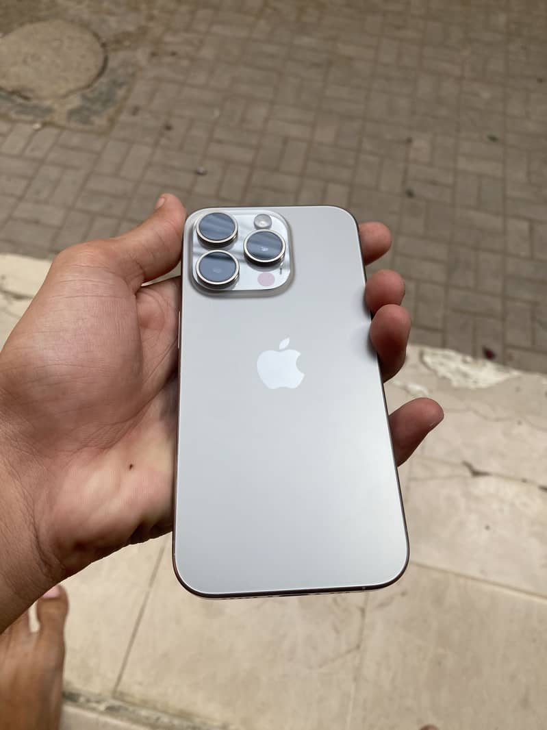iPhone 15 pro 6