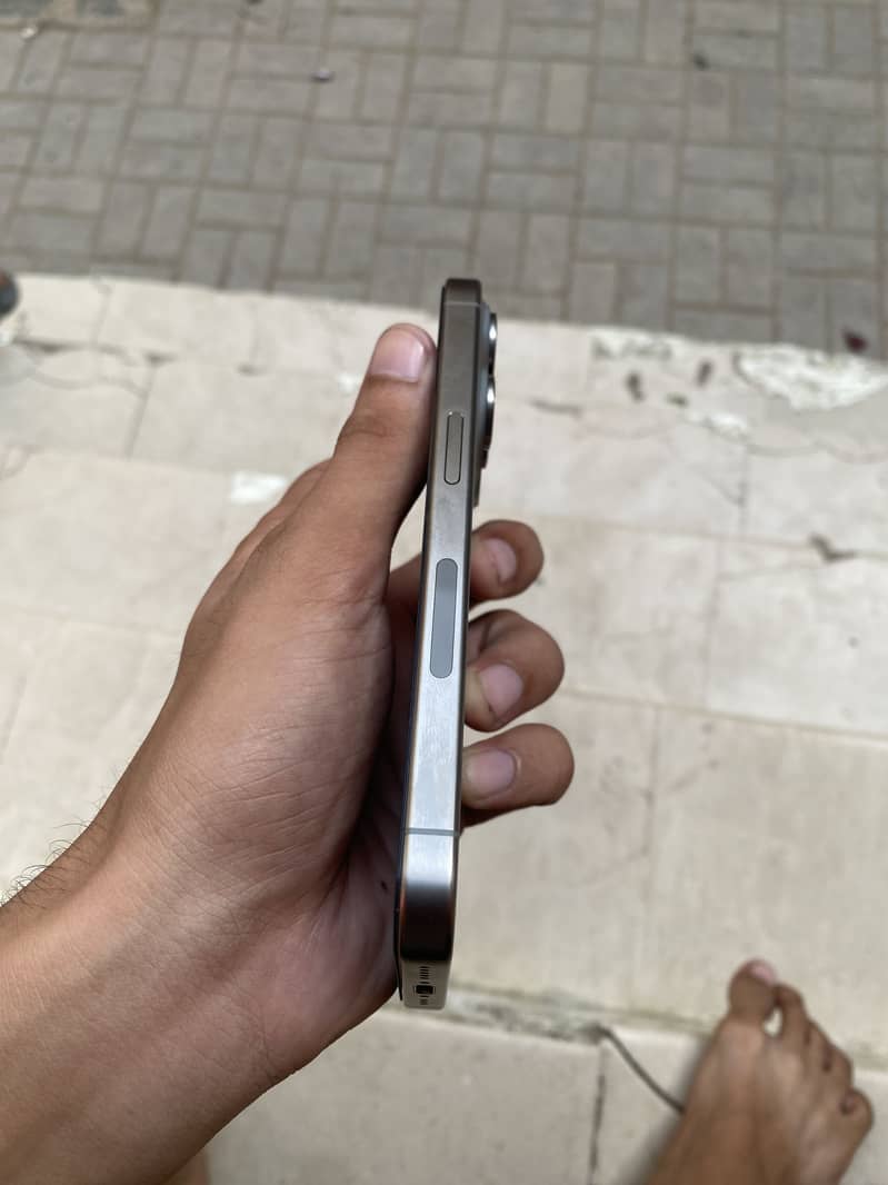 iPhone 15 pro 8