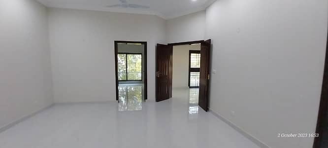 10 Marla House For Rent in Shershah Block Bahria Town Lahore
