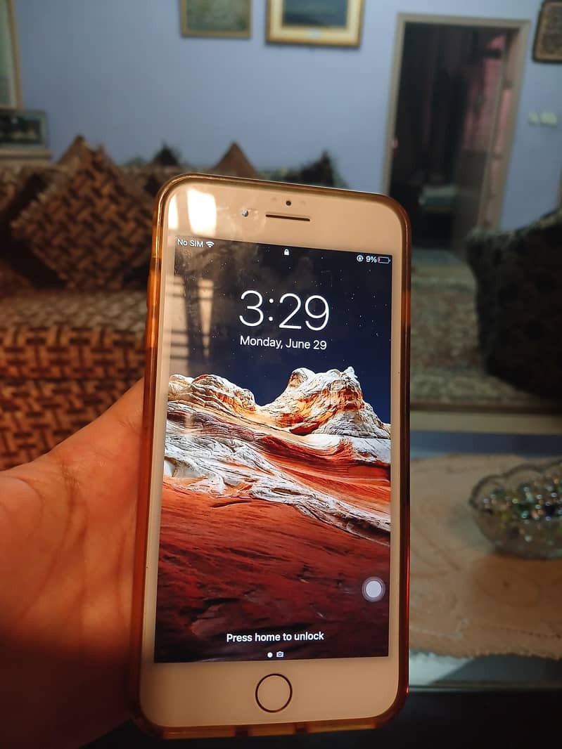 Apple iPhone 7 Plus 0