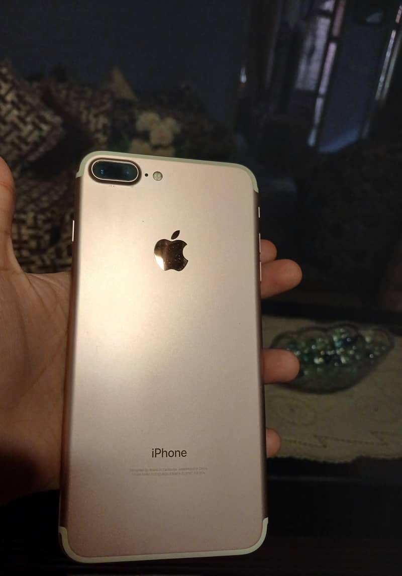 Apple iPhone 7 Plus 2