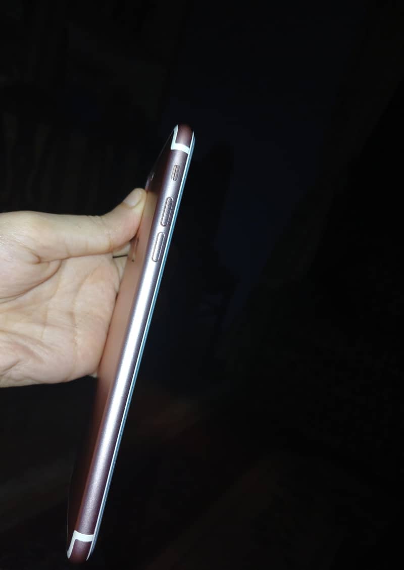 Apple iPhone 7 Plus 9