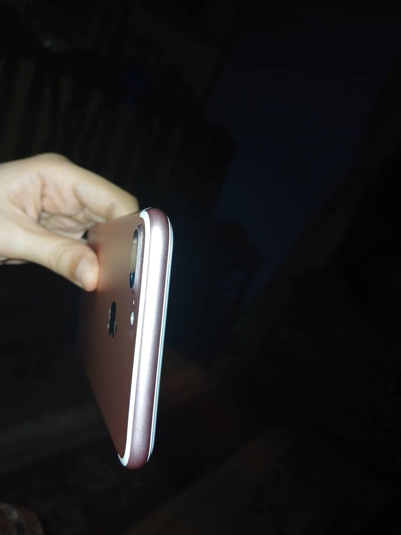Apple iPhone 7 Plus 10